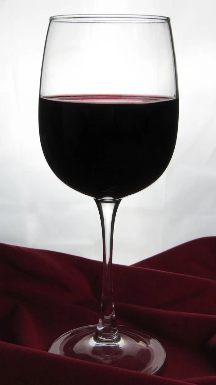 digital-01 close up of red wine in a glass 10842242